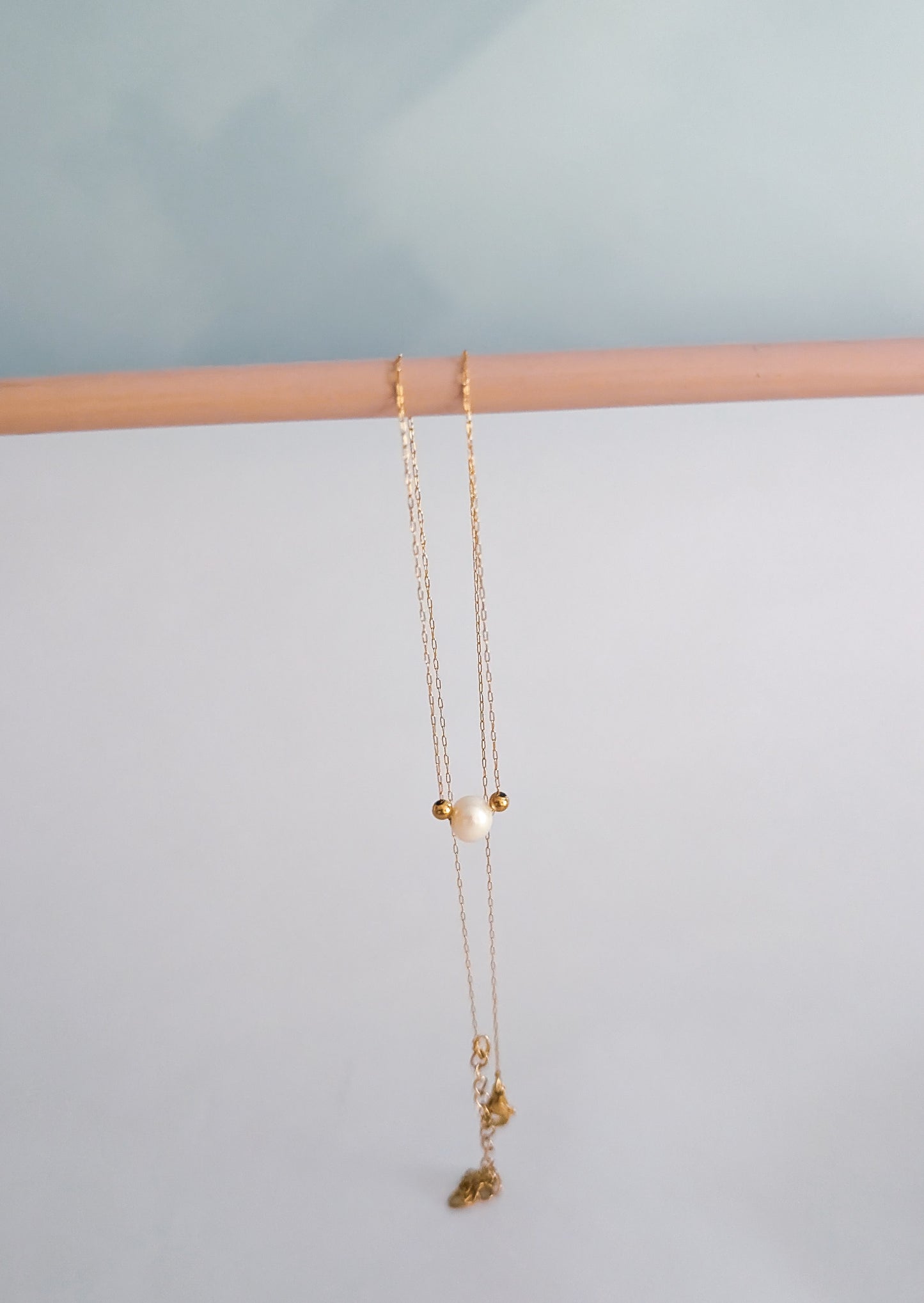 Pearl Pendant Necklace in Gold