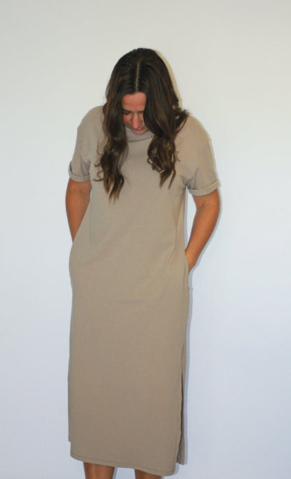 Jaya Tee-Shirt Midi Dress in Stone