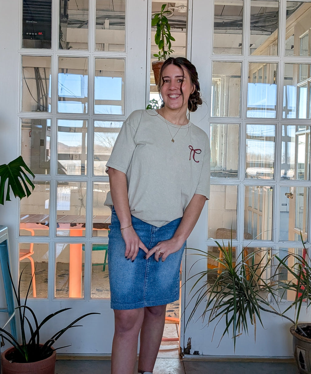 God Says I Am Oversized Graphic Tee