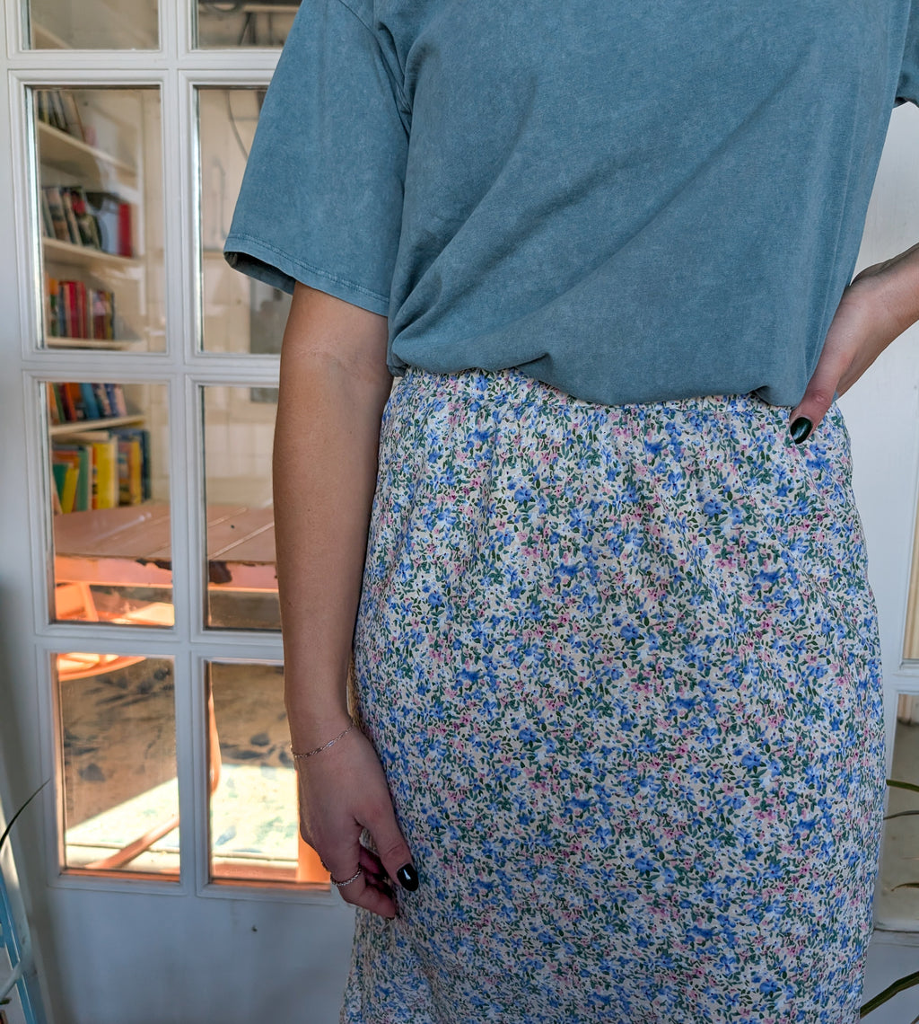 'Kirsten' Floral Midi Skirt in Cream