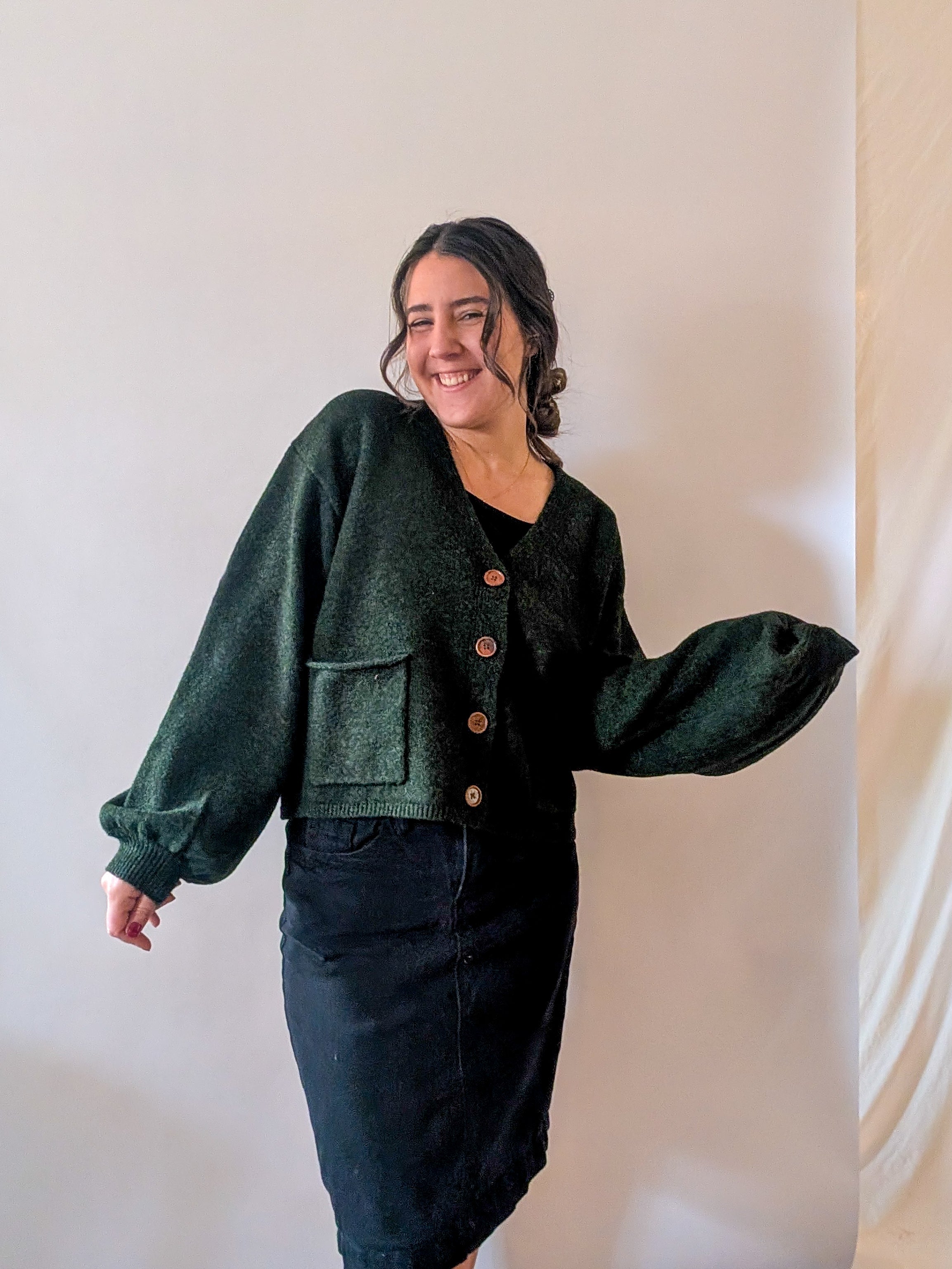 'Archer' V-Neck Cardigan in Dark Green