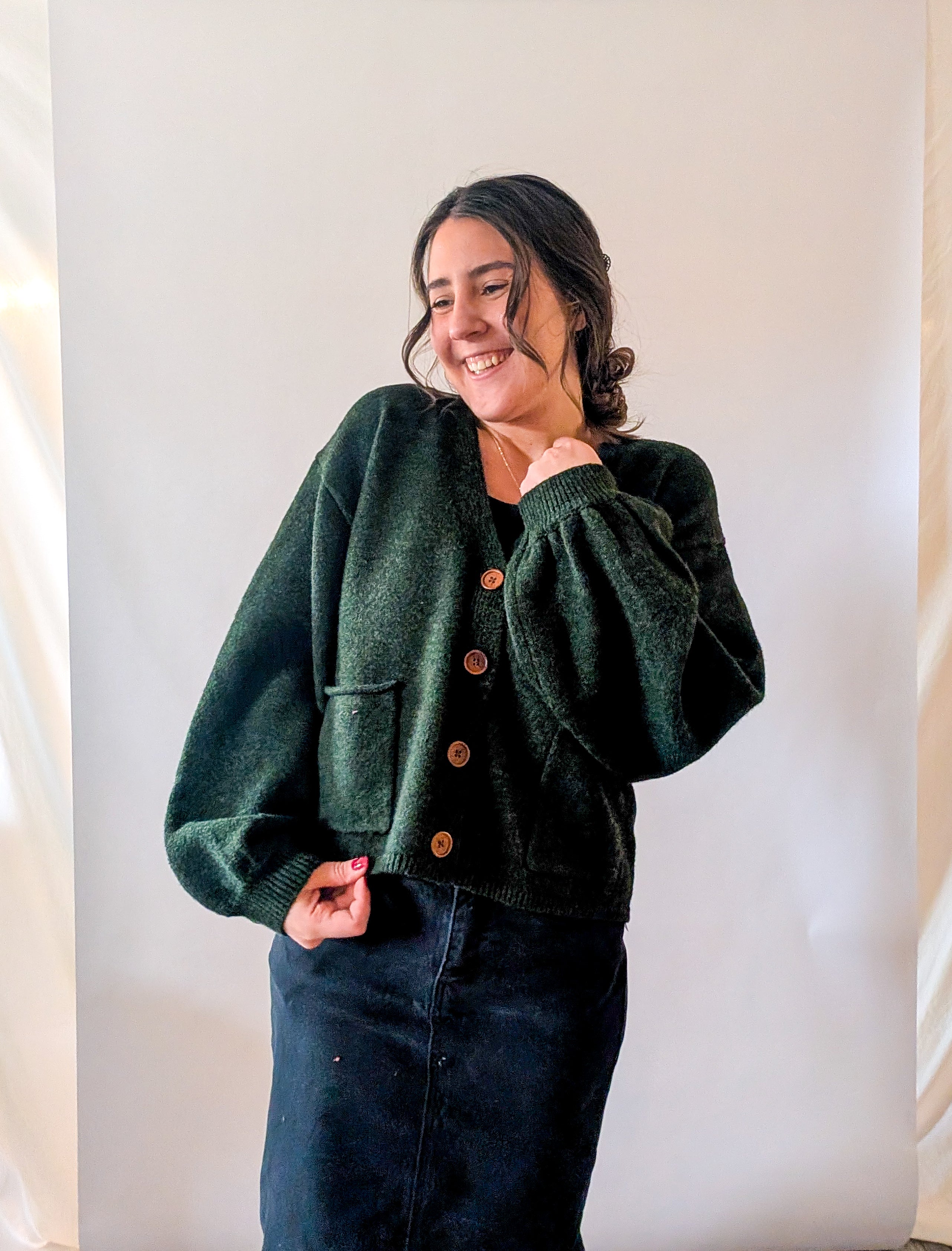 'Archer' V-Neck Cardigan in Dark Green