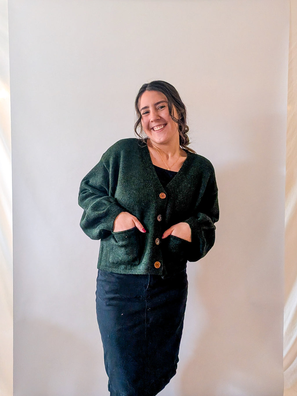 'Archer' V-Neck Cardigan in Dark Green