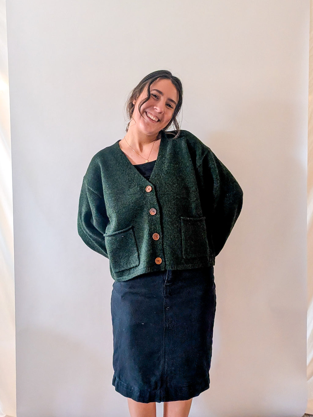 'Archer' V-Neck Cardigan in Dark Green