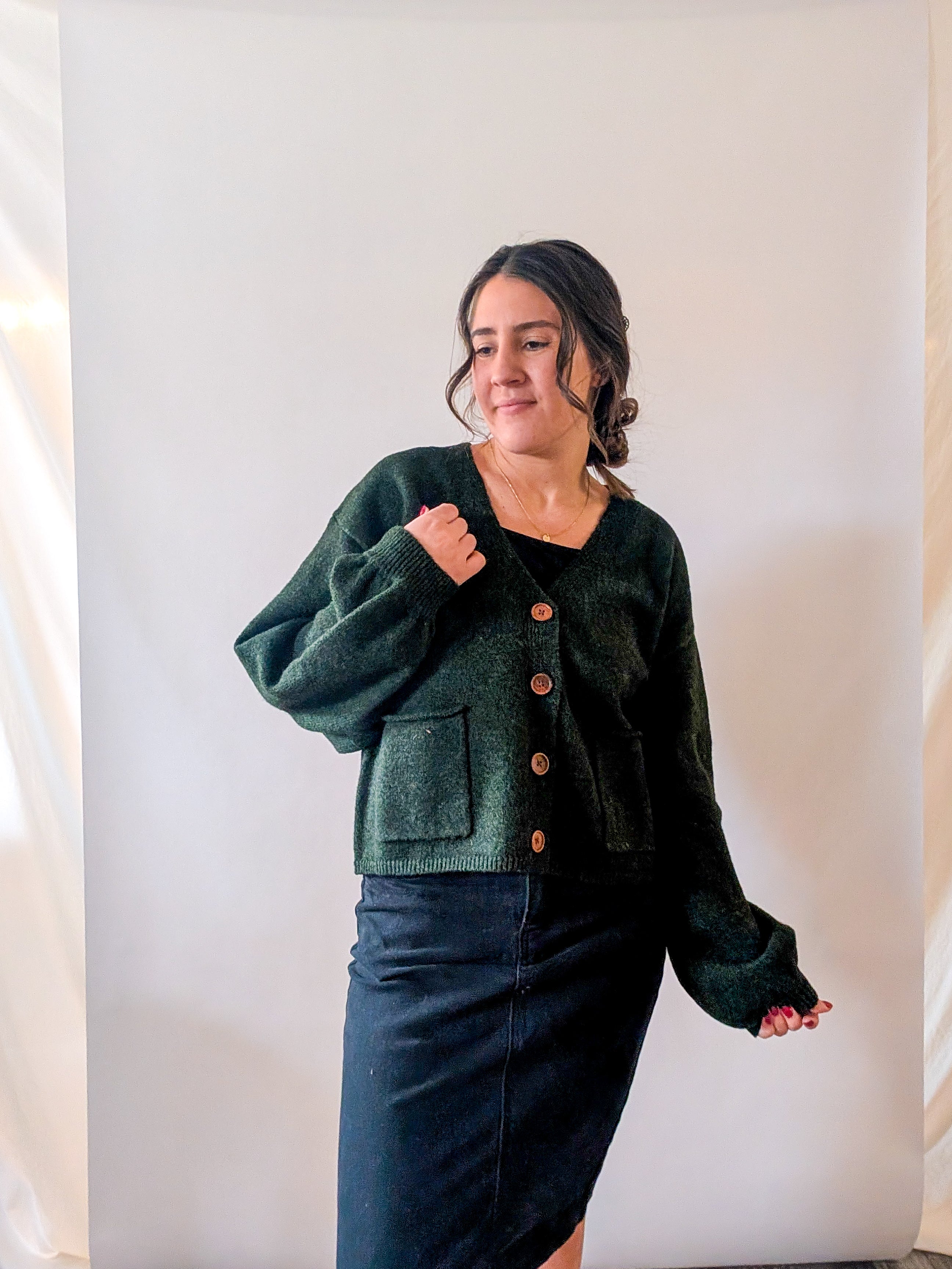 'Archer' V-Neck Cardigan in Dark Green