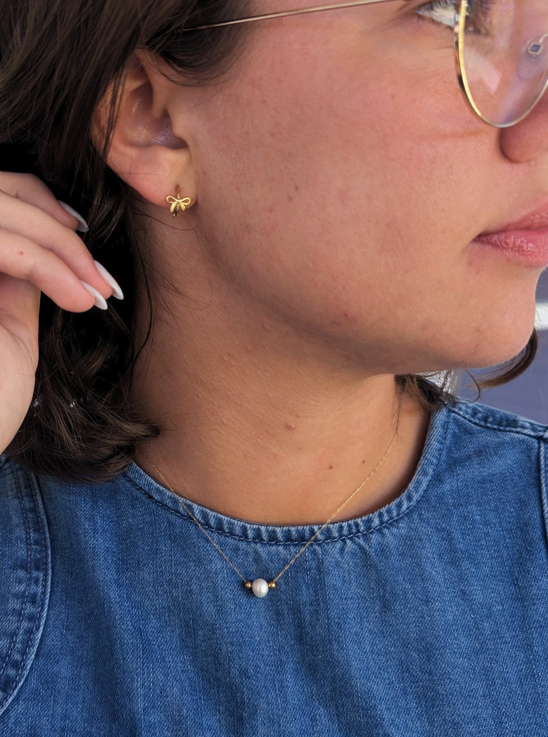 Small Bow Earrings in Gold